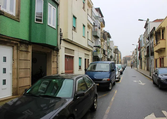 En-suite Bedroom And Garage In Center Πανσιόν