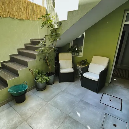 En-suite Bedroom And Garage In Center Affittacamere *
