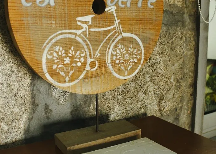 En-suite Bedroom And Garage In Center Pensión Oporto