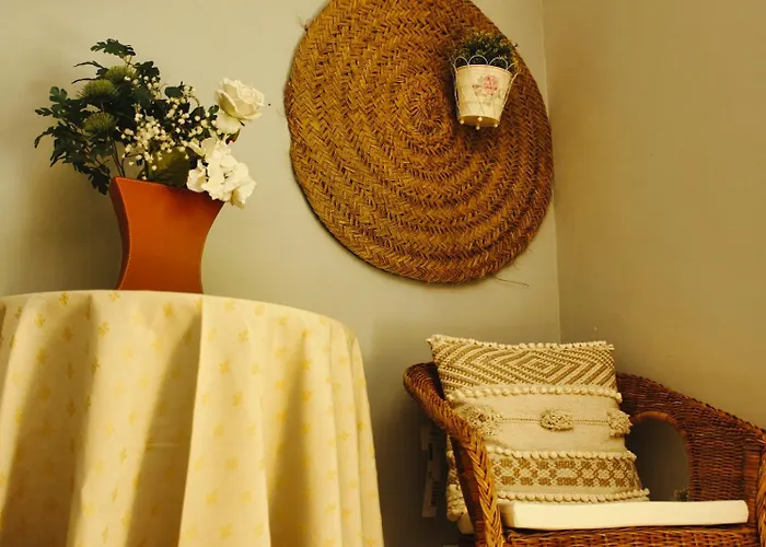 En-suite Bedroom And Garage In Center بيت ضيافة 4*