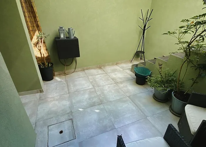 En-suite Bedroom And Garage In Center 4*